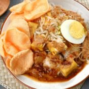 kupat tahu pojok magelang