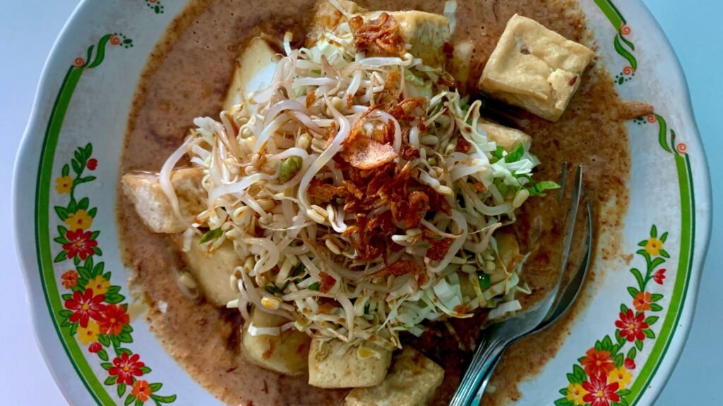 kupat tahu pojok magelang