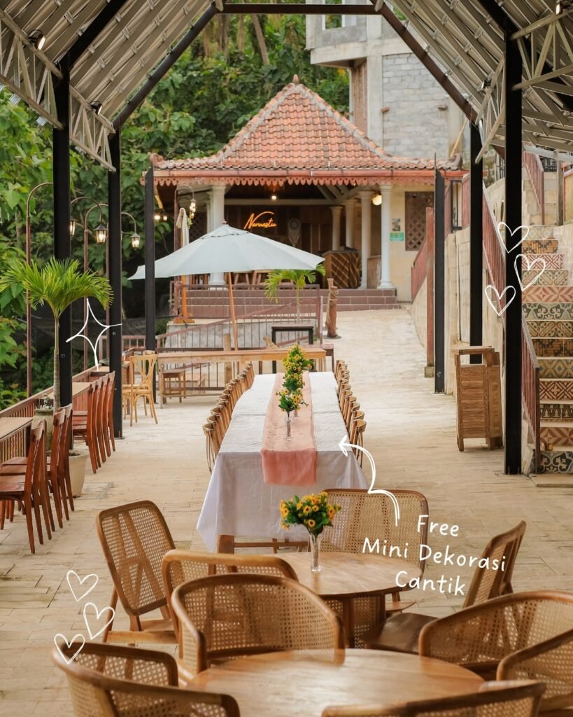Venue wedding outdoor Naruastu Kedai Bukit Rhema dengan view Menoreh untuk artikel resto premium Jogja Magelang