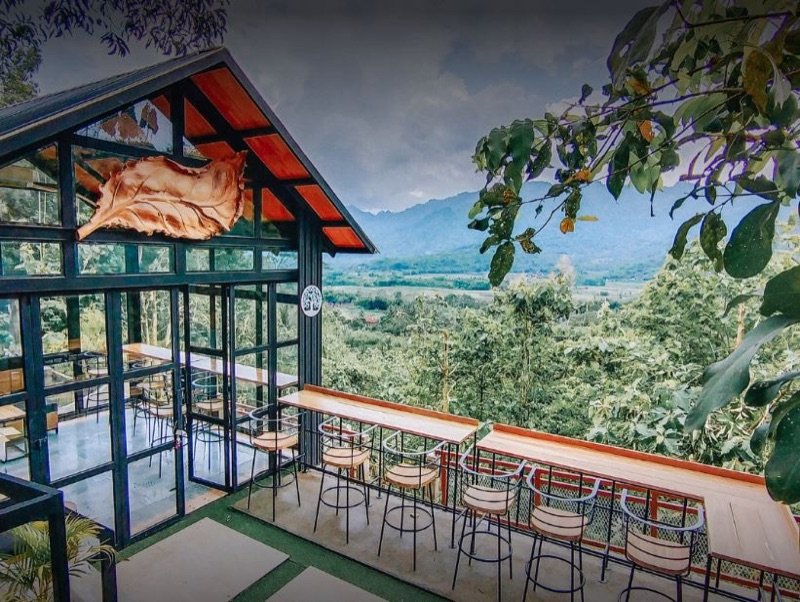 Area Rerempah Kedai Bukit Rhema untuk tempat makan travel dekat Borobudur