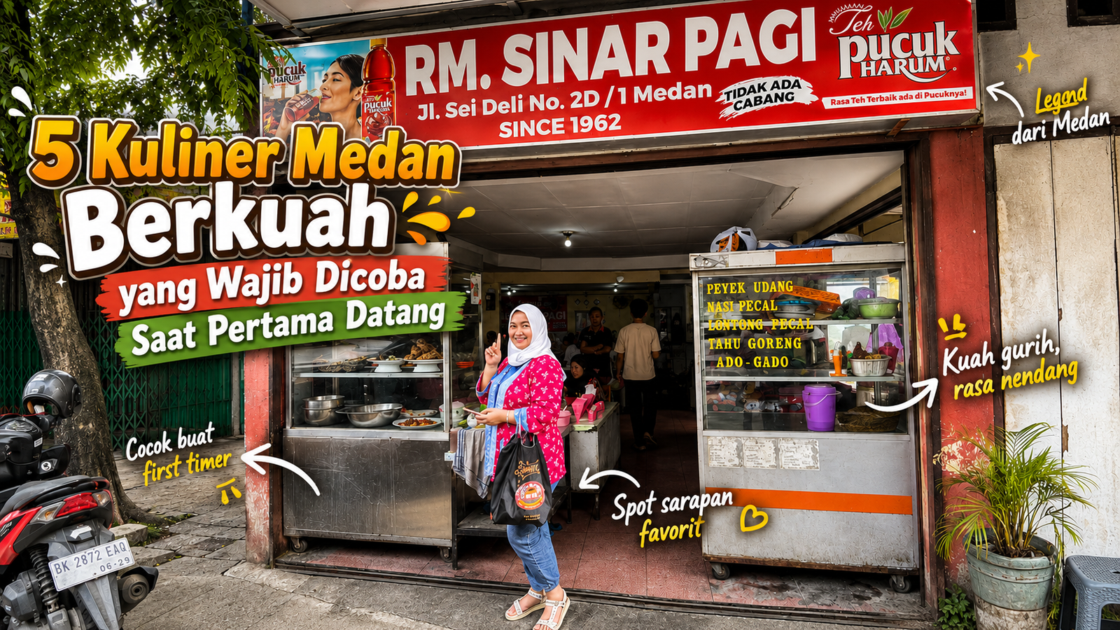 Semangkuk soto Medan dengan kuah santan kuning dan taburan bawang goreng