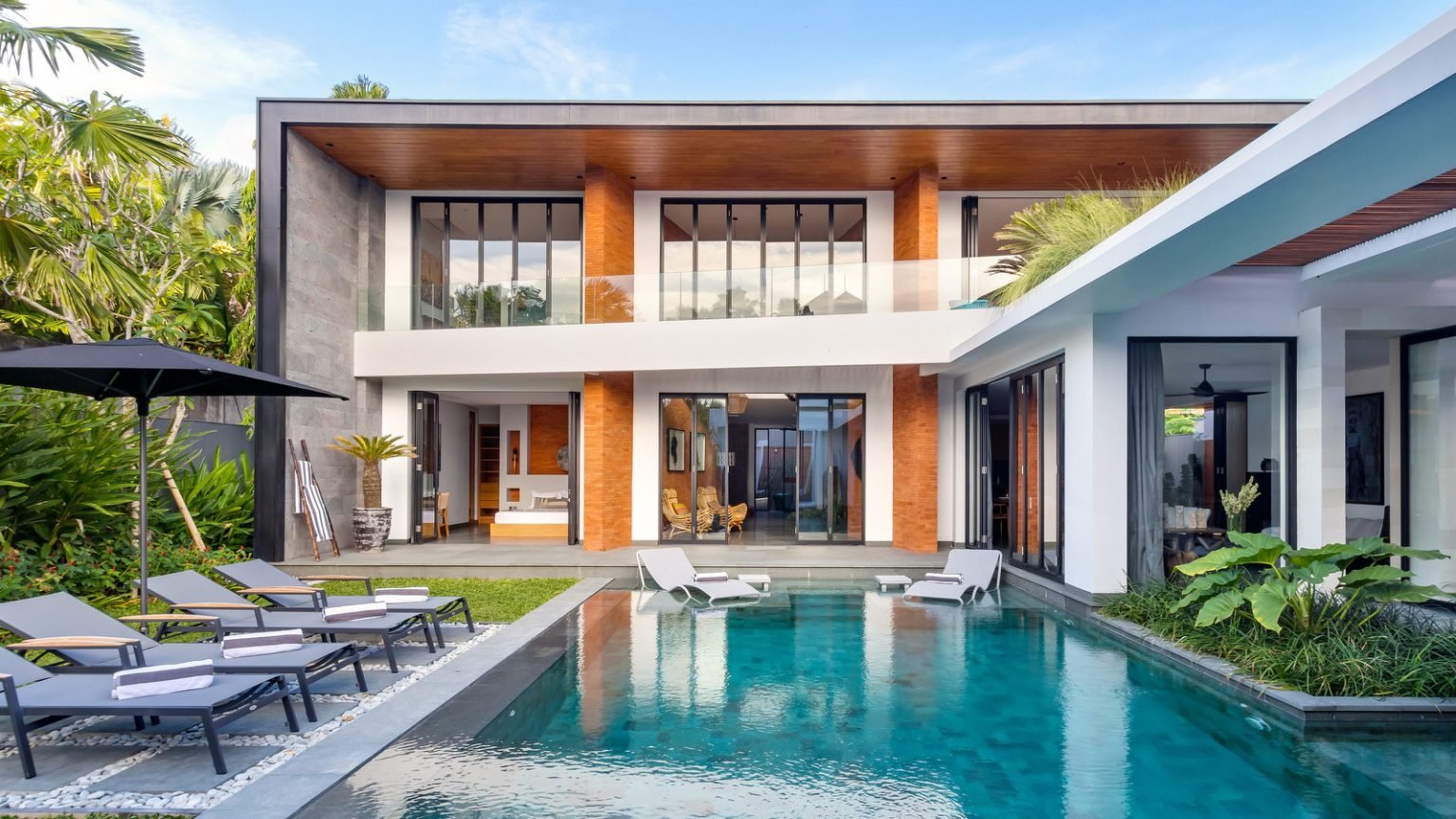 Modern Bali villa with a swimming pool for monthly rental