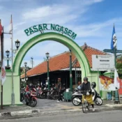 Gerbang Pasar Ngasem Jogja
